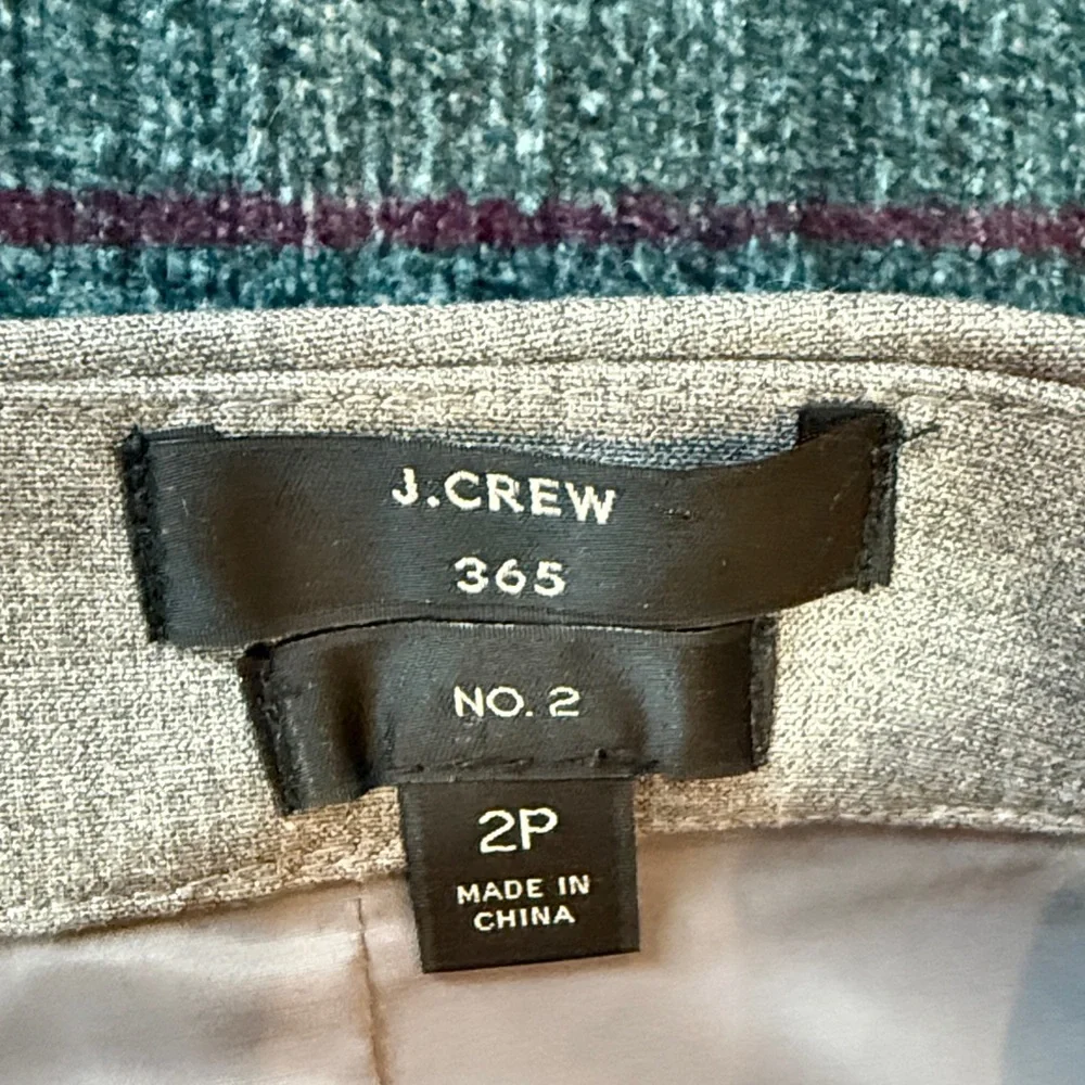 J. Crew Gray Women's Pencil Skirt, size 2P - Picture 5 of 5